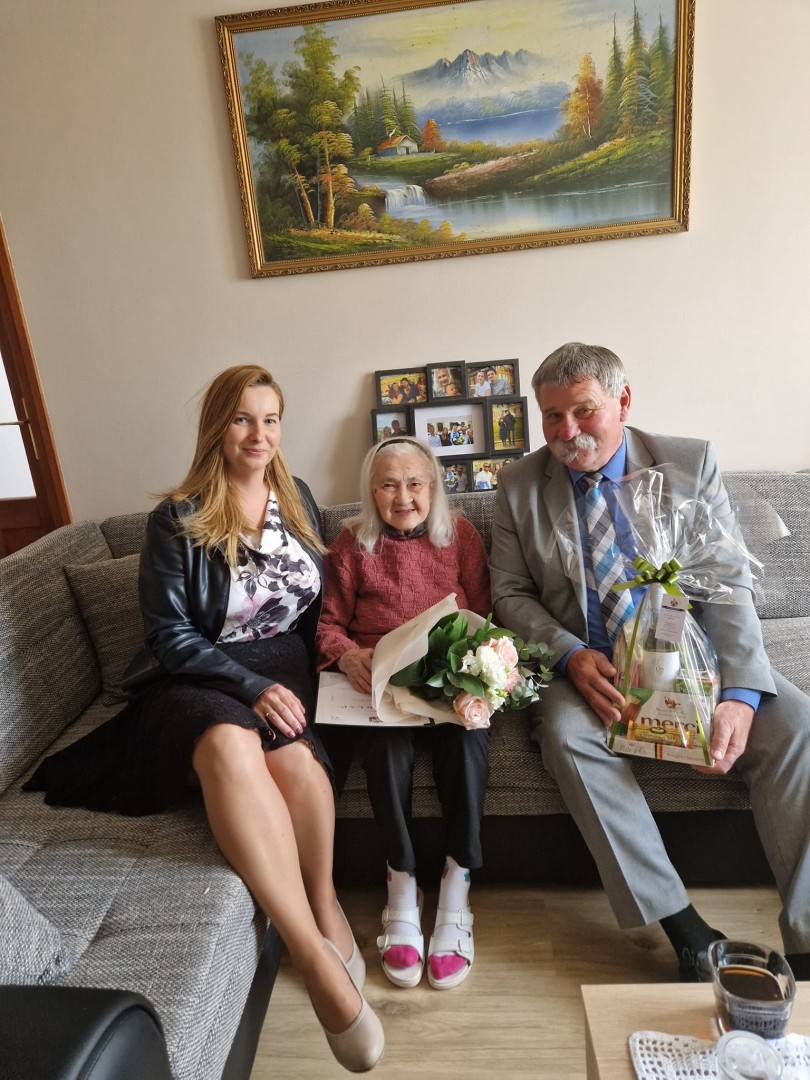 Születésnapi köszöntés a 95 éves Szegedi Sándornénak