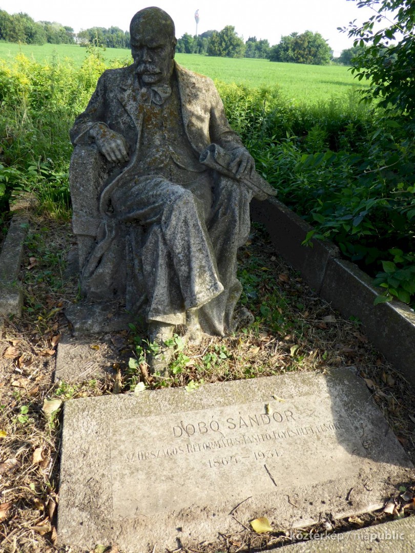 Dobó Sándor szobrának felújítása a Keleti temetőben